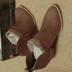 NWT Jeffrey Campbell Rosalee Bottie